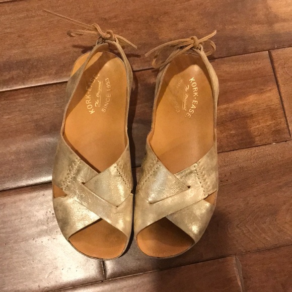 kork ease gold sandals